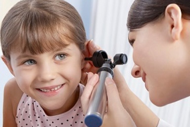 Опухоль которая образовалась за ухом у ребенка